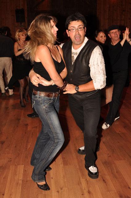 min 2011 12 04 station danse 093